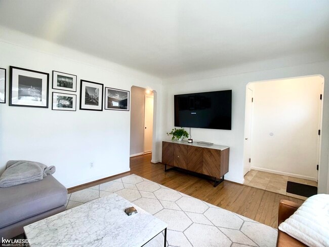 Building Photo - 421 N Edgeworth Ave