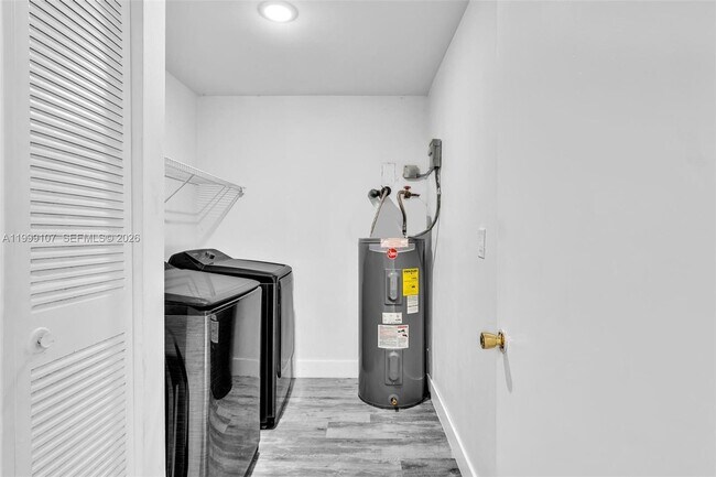 Building Photo - 17532 NW 61st Ct N