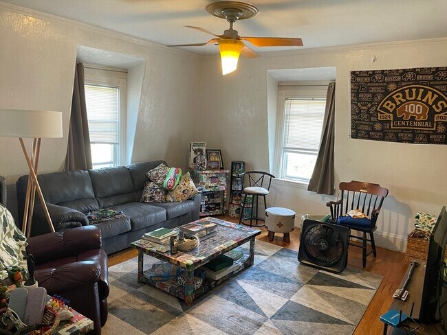 Building Photo - 18 Summit Ave