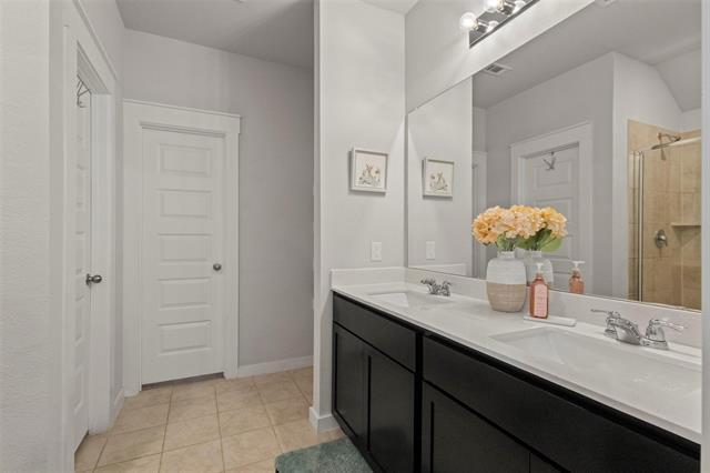 Building Photo - 2417 Spring Side Dr