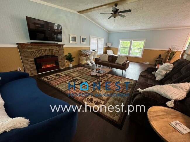 Building Photo - 107 Wood Land Dr