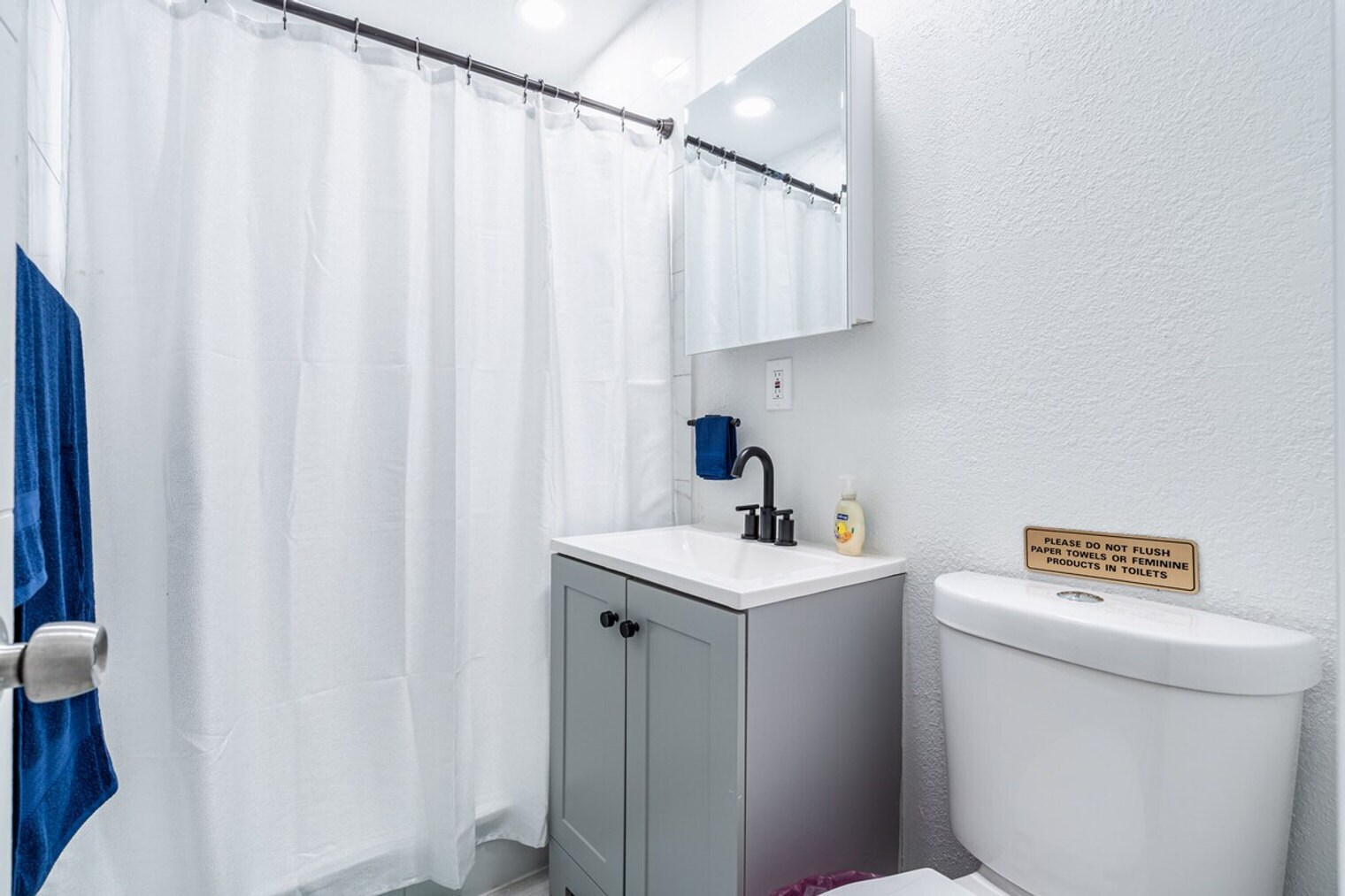 Building Photo - 975-977-977 SW 10th St