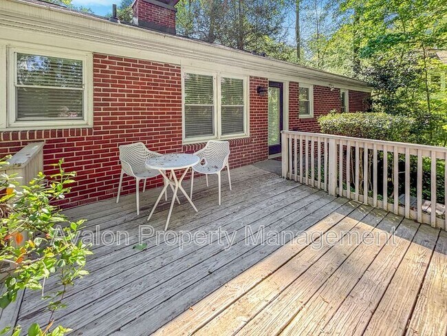 Building Photo - 6058 Harleston Rd NE