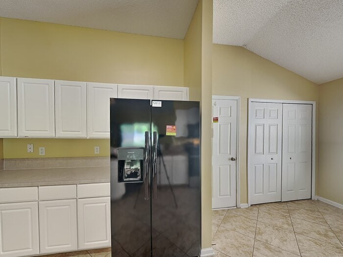 Building Photo - 801 MacKenzie Cir