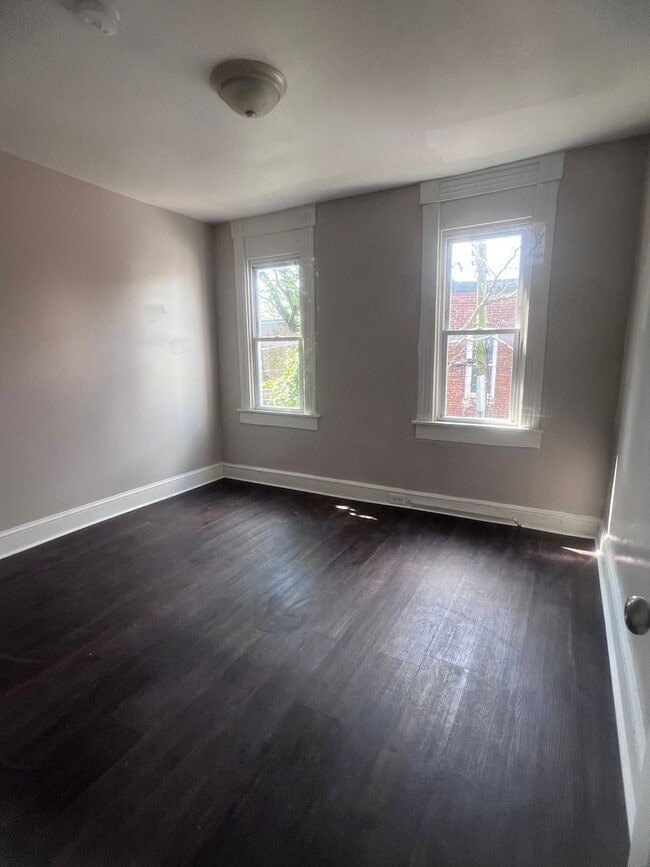 Building Photo - Spacious 4-Bedroom + Bonus Room, 1.5-Bath ...
