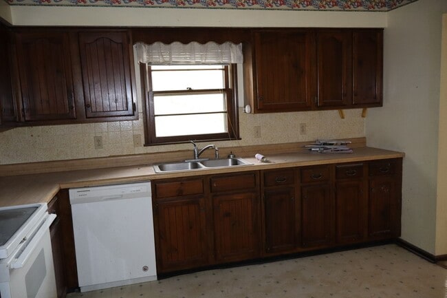 Building Photo - 1900 S El Dorado Dr