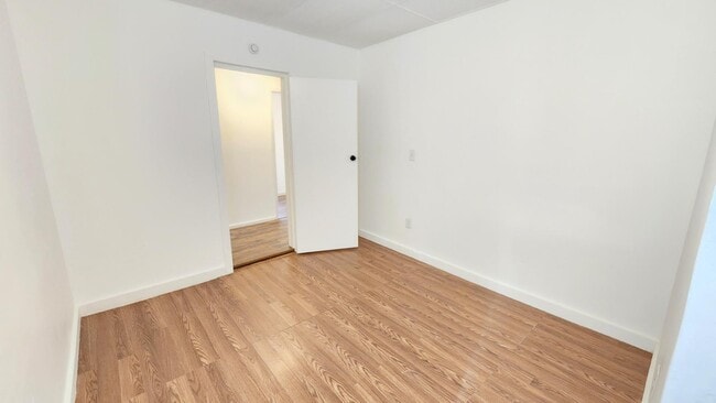 Building Photo - 2554 Third St. - 2554 Third St