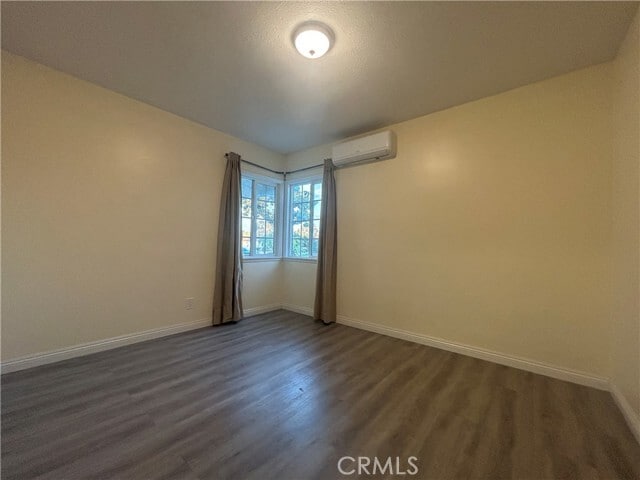 Building Photo - 1439 Charlemont Ave