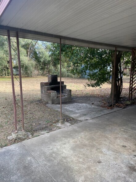 Building Photo - 106 Henry St