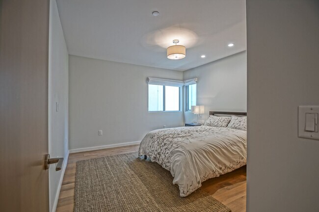 Building Photo - NEWER, LUXURIOUS & MODERN, 2920 SQ FT HOME W/ HIGH END DETAILS, AMAZING DECK/BALCONY SPACE, 2-CAR...