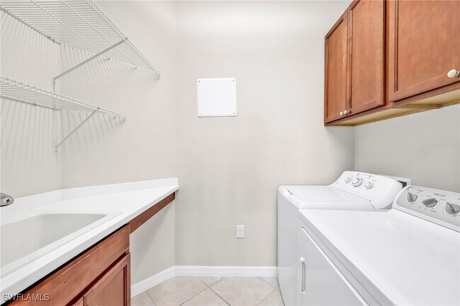 Building Photo - 8591 Palermo Ct