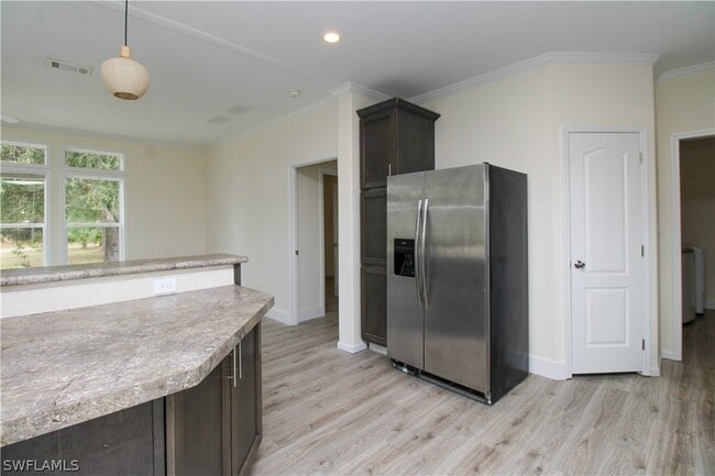 Building Photo - 4660 43rd Ave NE