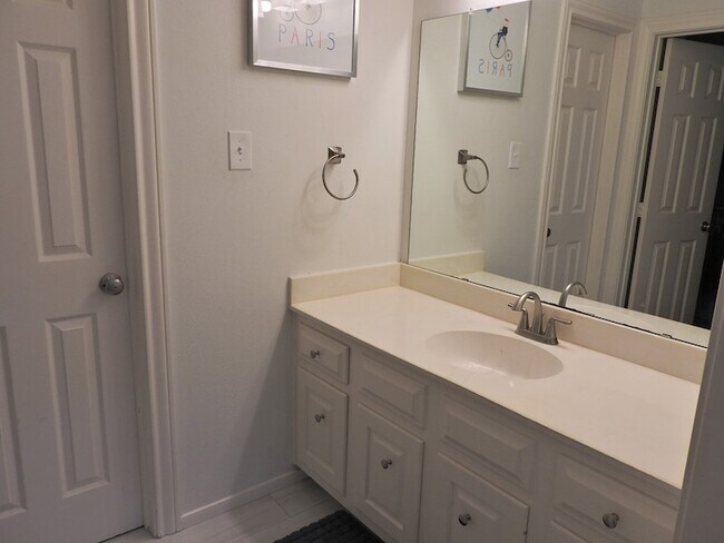 Building Photo - 2319 Amber Springs Dr