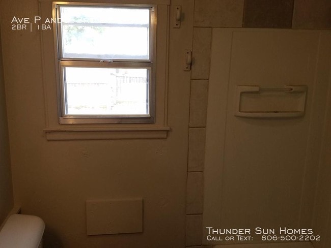 Building Photo - 1610 23rd St - 2 beds, 1 full bath