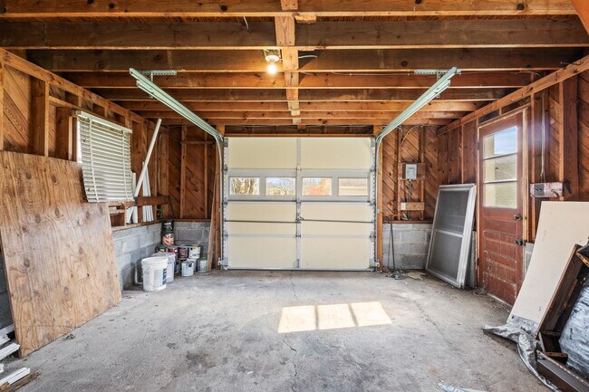 Building Photo - 314 Crossway Rd