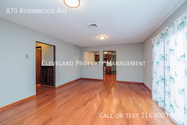 Building Photo - 870 Robinwood Ave