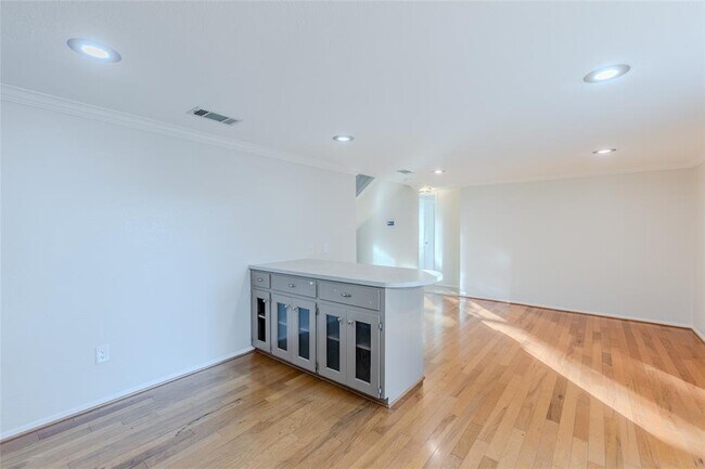 Building Photo - 8203 Beaver Brook Ln