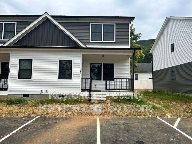 Building Photo - 1006 Pocahontas Ave