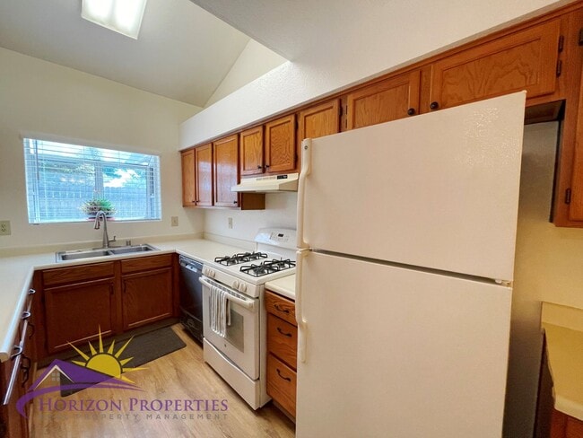 Building Photo - Spacious Two-story 2 Bed 2 Bath 1,564 Sq. Ft. North Sacramento Condo