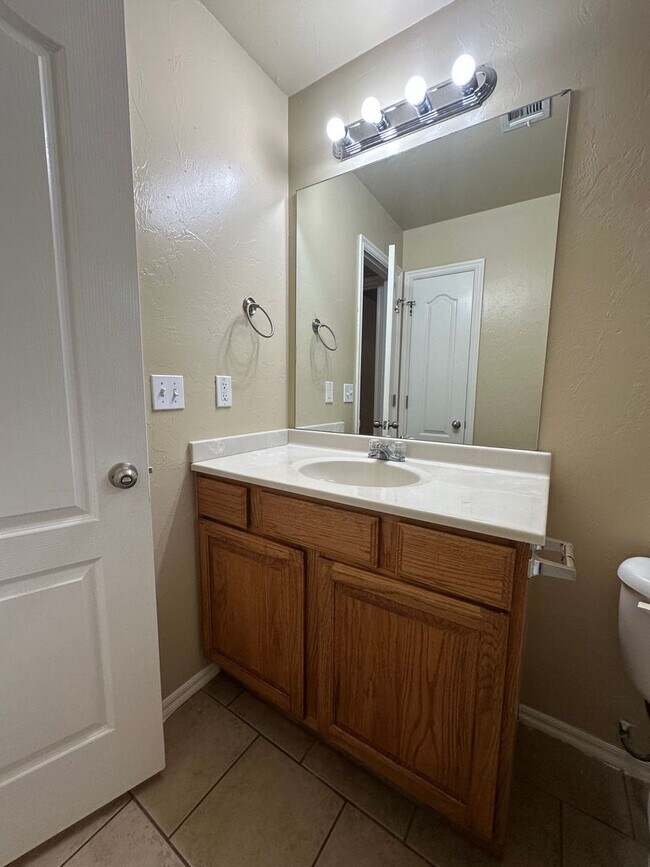 Building Photo - 4516 SE 79th St