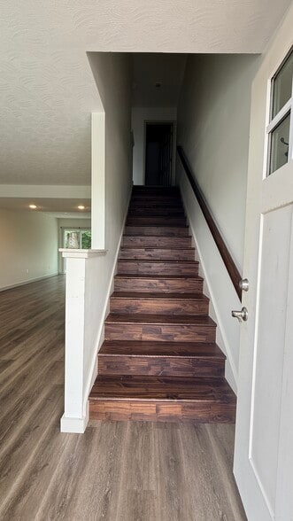 Building Photo - 604 Crescent Hill Dr