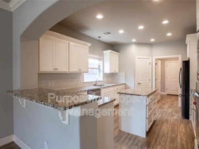 Building Photo - 12037 Ashford Dr