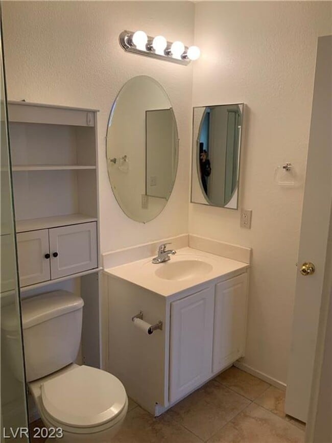 Building Photo - CHARMING SPLIT LEVEL HOME. FEATURING OPEN FAMILY ROOM