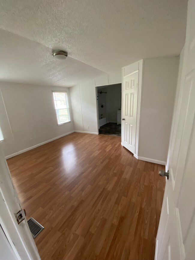 Building Photo - 417 Ranch Rd