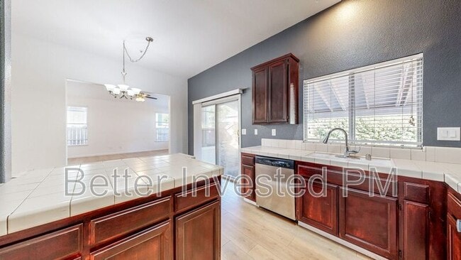 Building Photo - 430 Merlot Dr