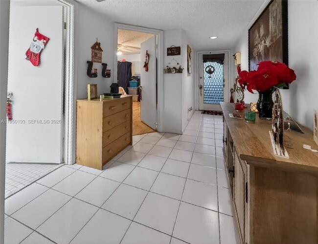 Building Photo - 1000 SW 125th Ave