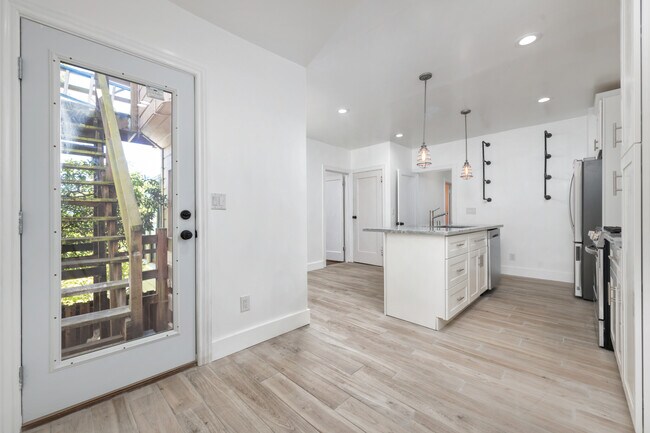 Building Photo - 191 Bocana St