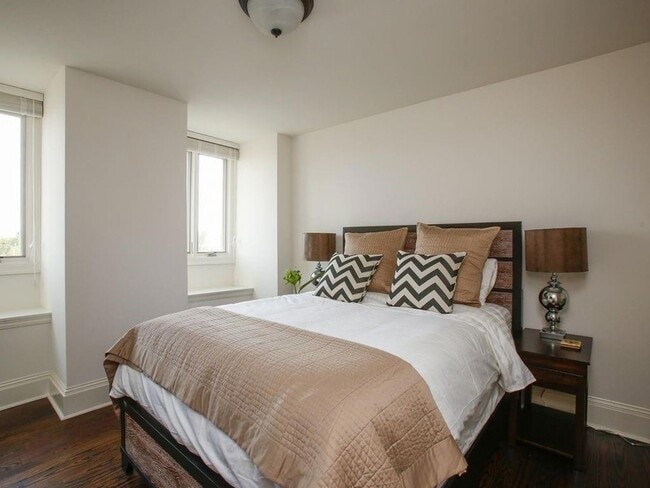 Building Photo - 937 St. Louis