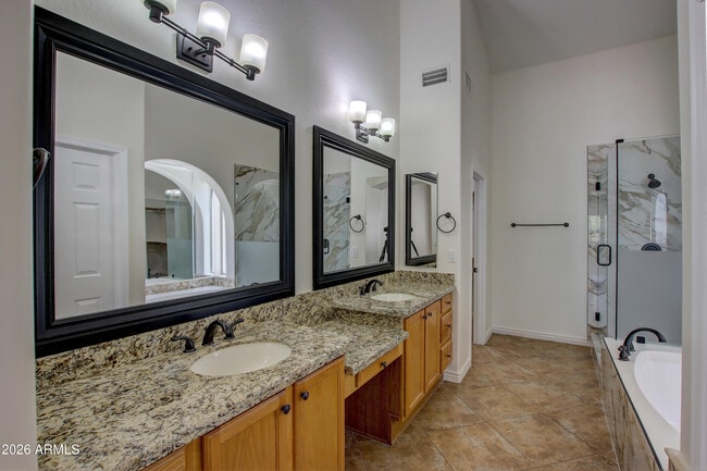 Building Photo - 1918 E Marilyn Rd