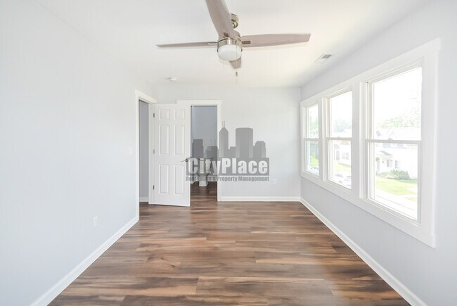 Building Photo - 750 Cottage Ave