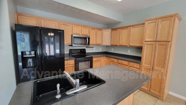 Building Photo - 251 Sunshine Dr