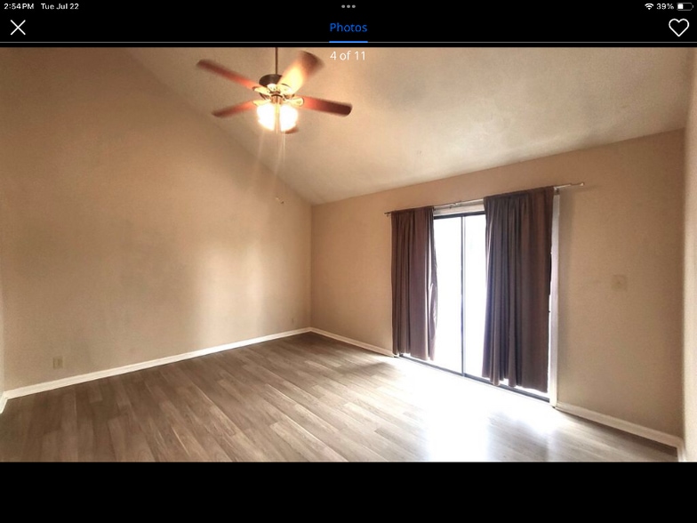 Building Photo - 502 Oak Cir Dr