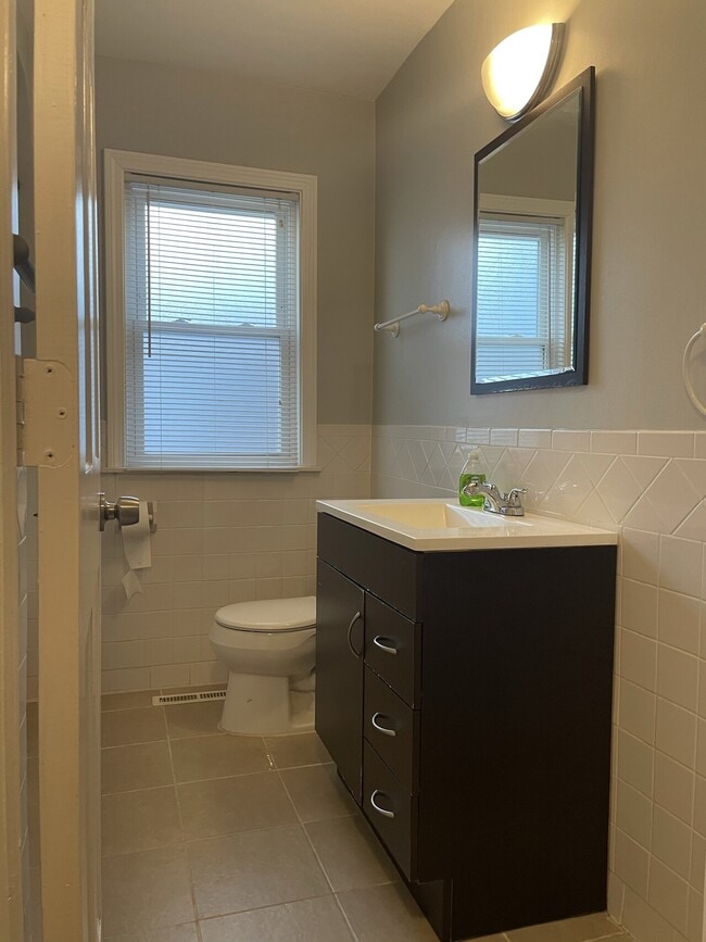 Building Photo - 6904 Norborne Ave