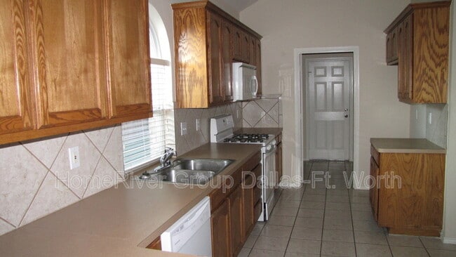 Building Photo - 6353 Ferncreek Ln