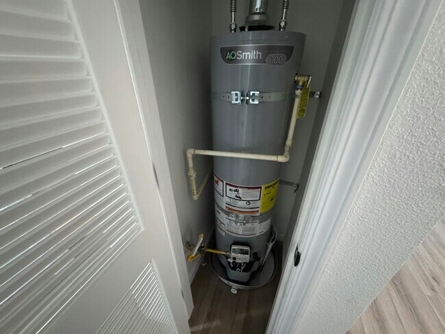 Building Photo - 2118 N Glenn Ave