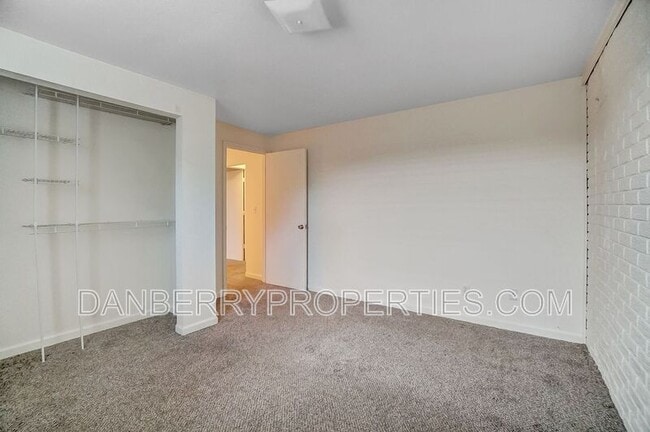 Building Photo - 3618 Willow Run Dr