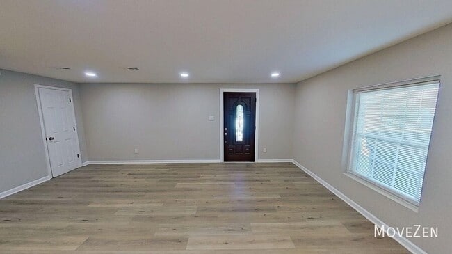 Building Photo - 7 Ratcale Ln