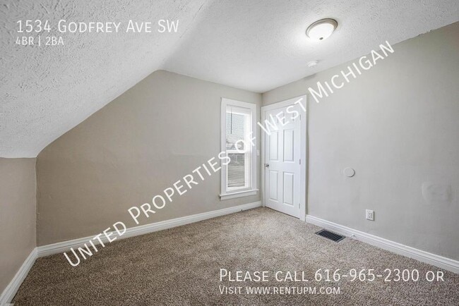 Building Photo - 4 Bed, 2 Bath Home | Spacious Kitchen | Ce...