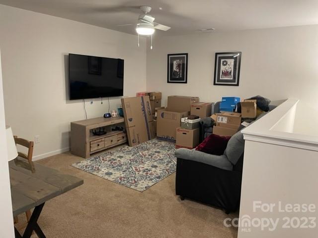 Building Photo - 4 bedrooms 3 bath town home in amenity fil...