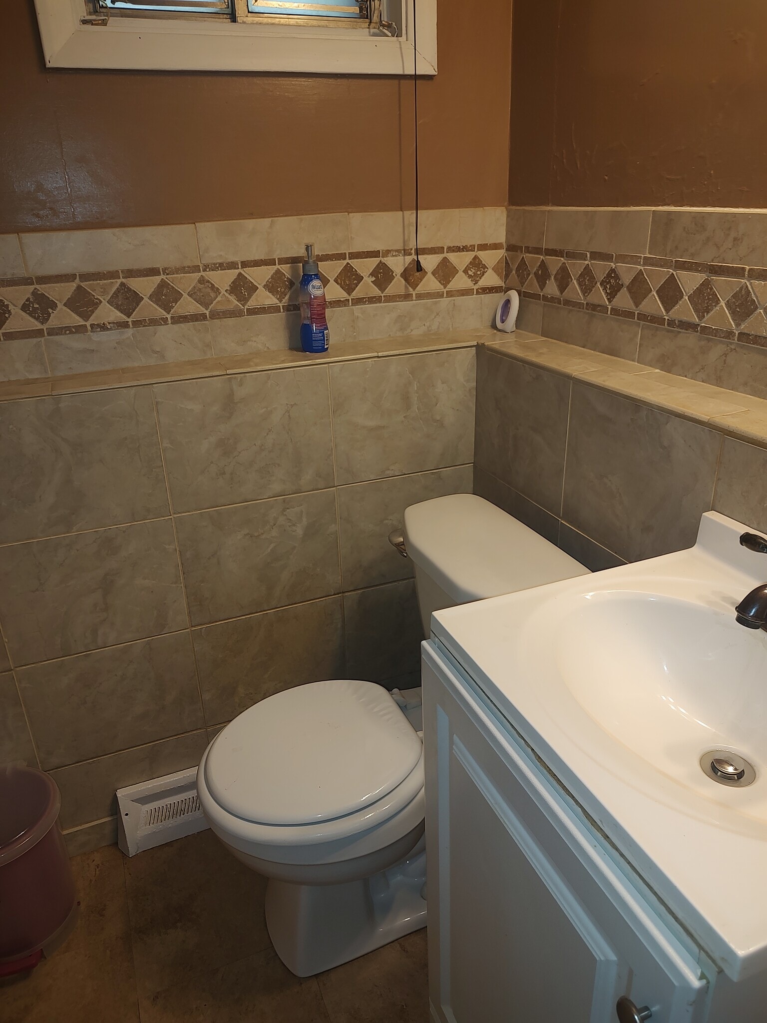 Half bath in den - 6208 Ivymount Rd