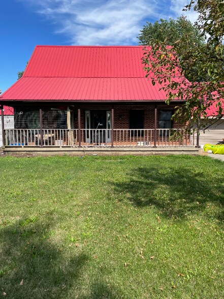 Primary Photo - 8333 N 300 W