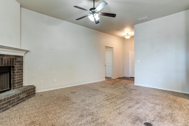 Building Photo - 13811 Uvalde Ave