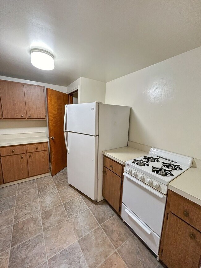 Building Photo - 1028 Fleming St