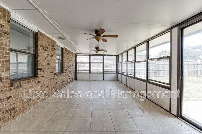 Building Photo - 612 NW 139th St