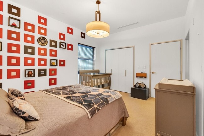 Building Photo - Hollywood Luxury Condo — 2 Beds • 2.5 Bath...