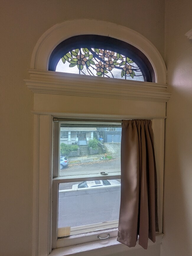 Front window - 1435 SW Harrison St